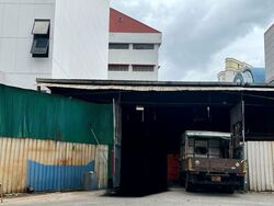 Jalan Mesin (D13), Factory #526772351